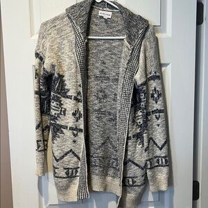 Olive & Oak Gray and Black Patterned Cardigan